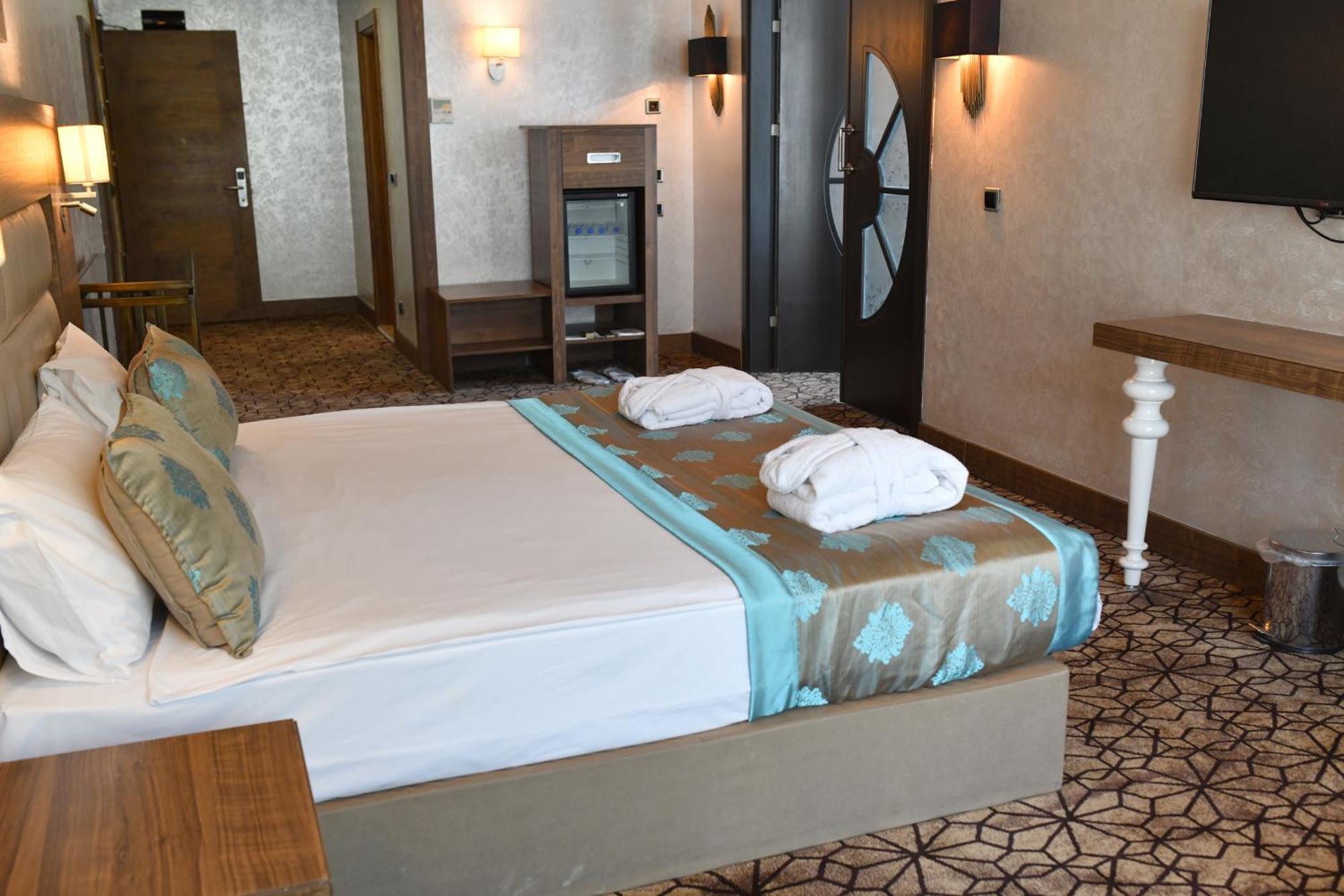 Royal Hotel Inegol Екстериор снимка