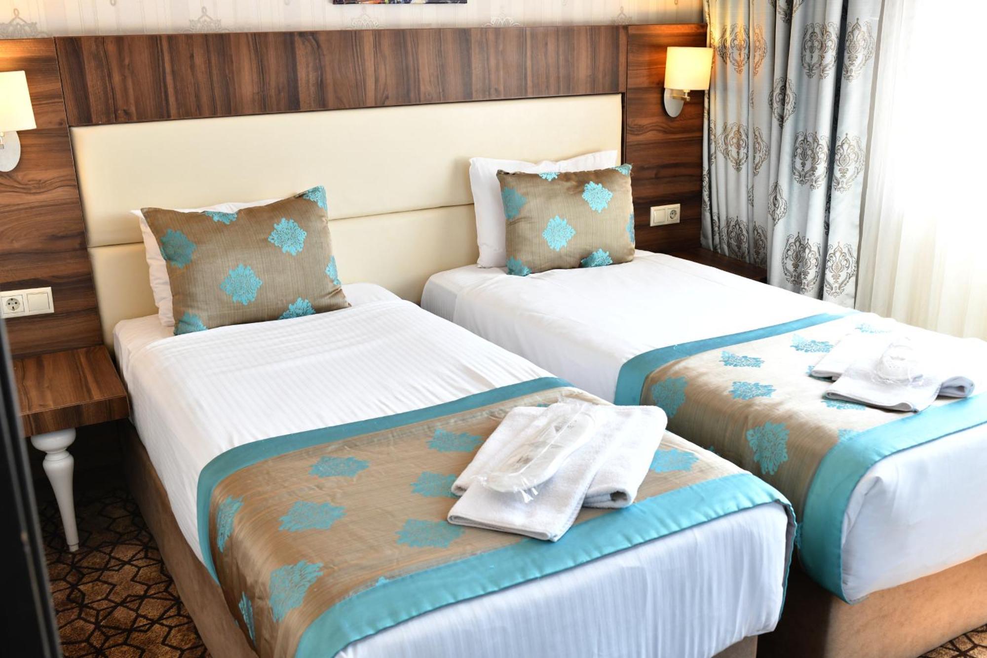 Royal Hotel Inegol Екстериор снимка