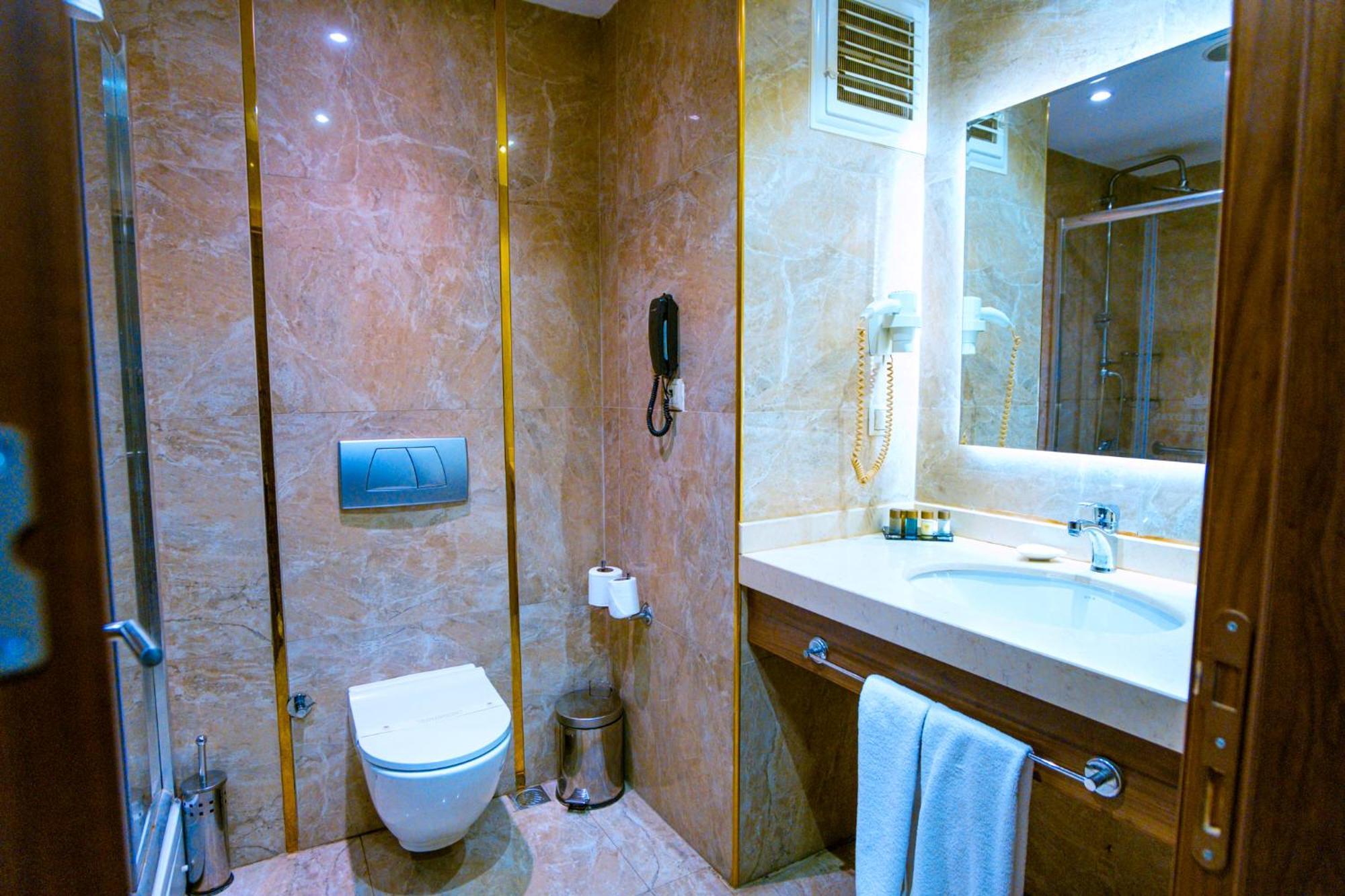 Royal Hotel Inegol Екстериор снимка