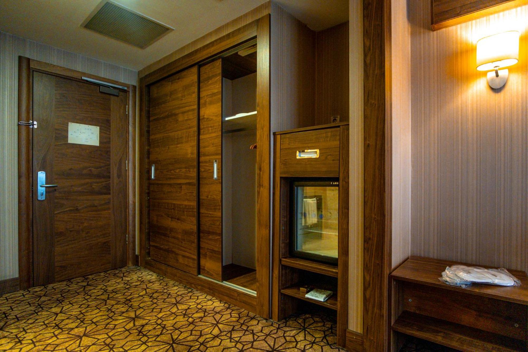 Royal Hotel Inegol Екстериор снимка